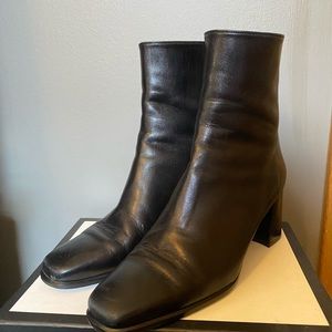 Stuart Weizmann Black Leather Boots/Booties